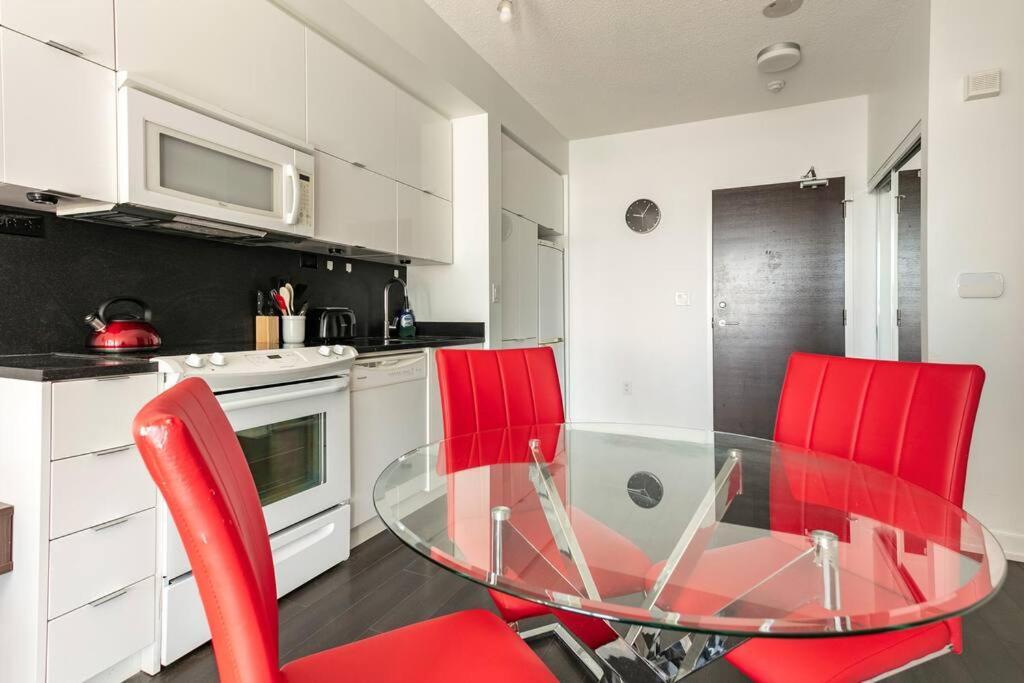 Luxury Downtown Lakeview & City View Condo Toronto Exteriör bild