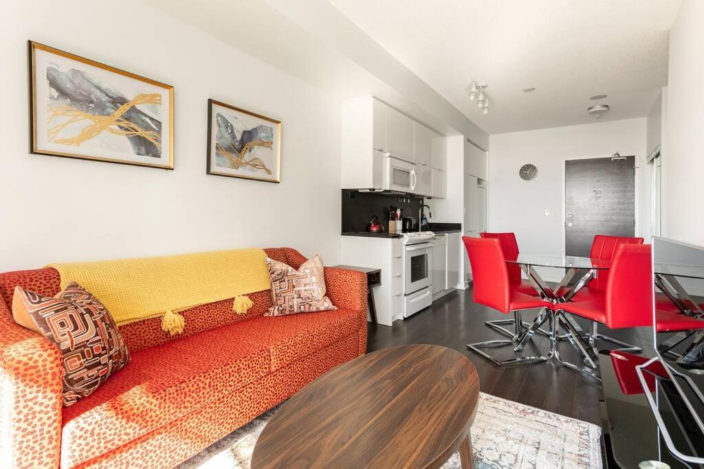 Luxury Downtown Lakeview & City View Condo Toronto Exteriör bild